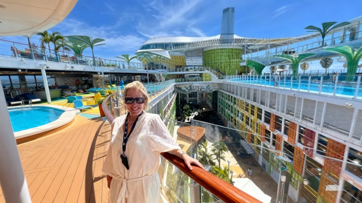 Woman Retires to Permanent Life Aboard Cruise Ship