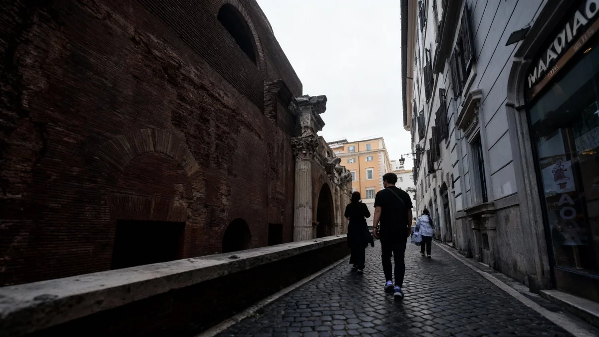 Tourist Dies After Fall at Rome's Pantheon