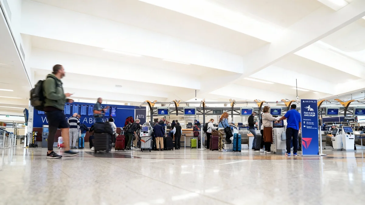 Senators Urge Reversal of Airline Compensation Plan Cut