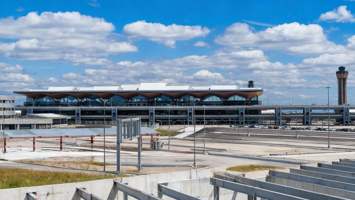 Pittsburgh Airport Sets New Terminal Opening Date